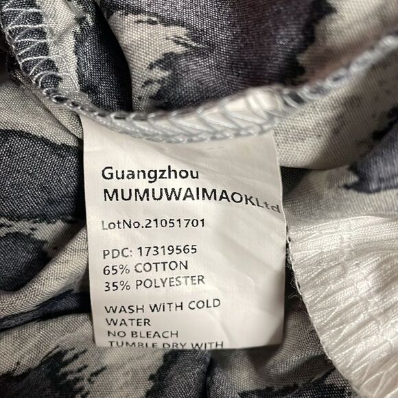 Animal Print Romper Jumpsuit Size XL Black, White and Gray - Picture 7 of 8